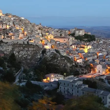 La Finestra Sul Castello Apartment